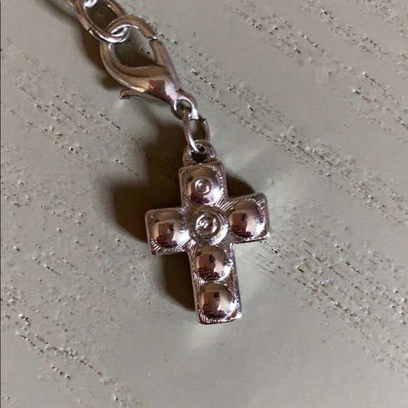 Sworvski crystal cross bracelet - Picture 3 of 4
